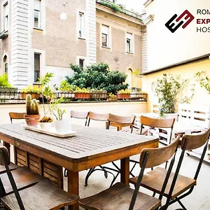Hostel Experience, Rzym